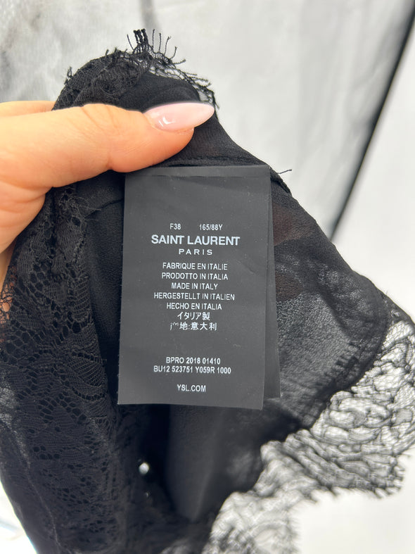 Top en soie et dentelle noir