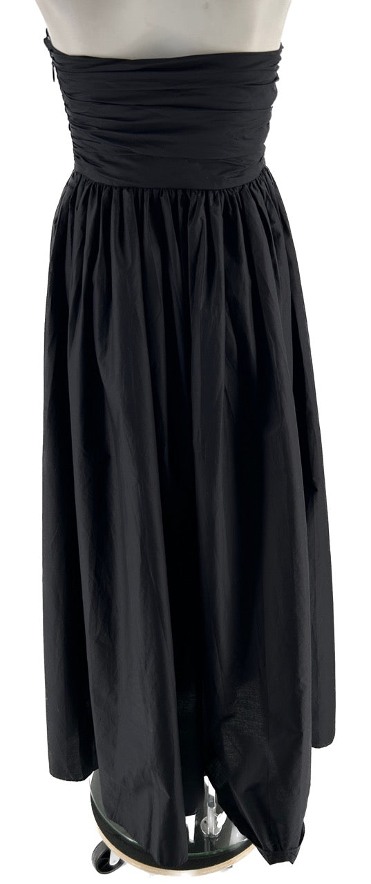 Robe noire à découpes