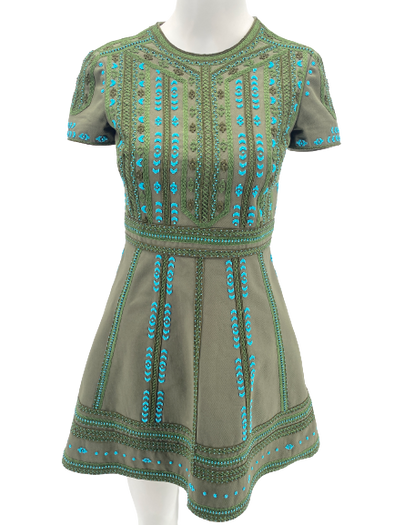 Robe patineuse brodée