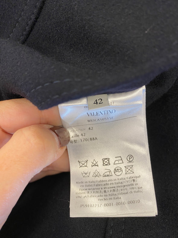 Manteau en laine à boutons dorés