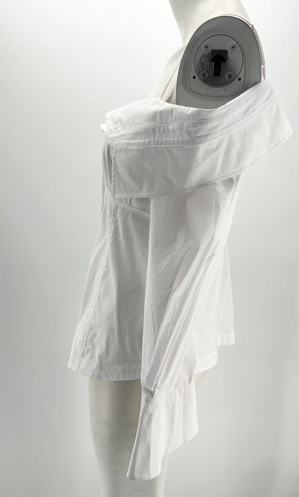 Chemise blanche à épaules dénudées