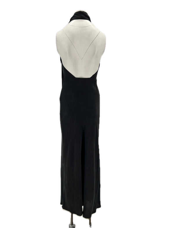 Robe noire dos nu
