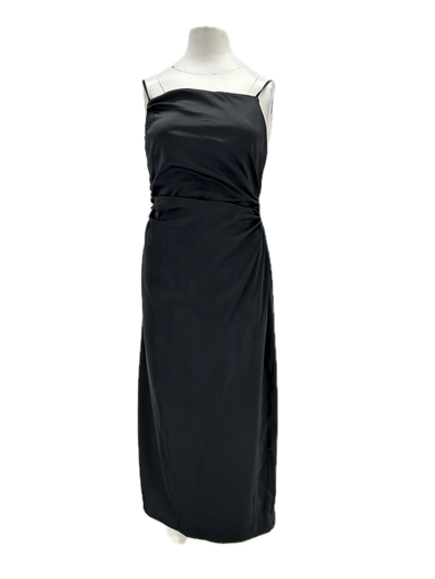 Robe satinée noire