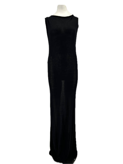 Robe noire dos nu