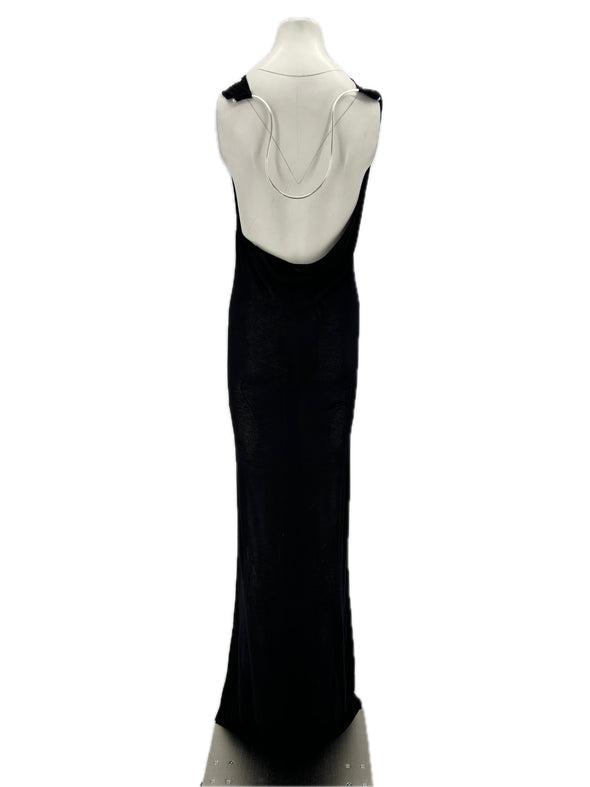 Robe noire dos nu