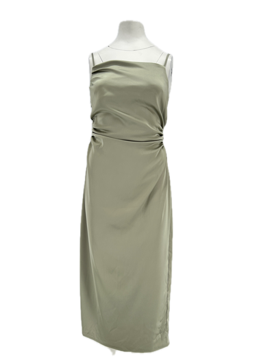 Robe satinée verte