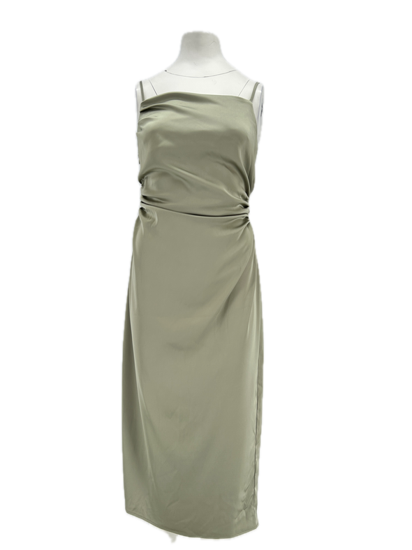 Robe satinée verte