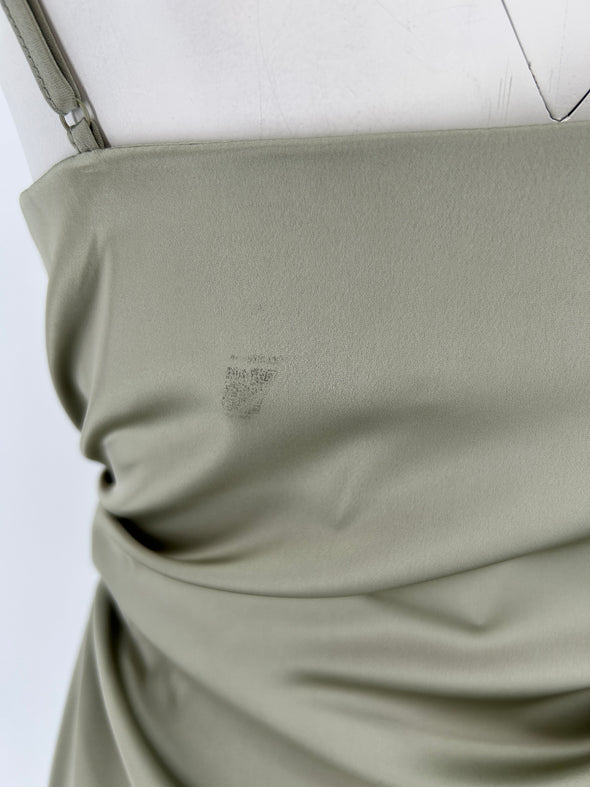 Robe satinée verte