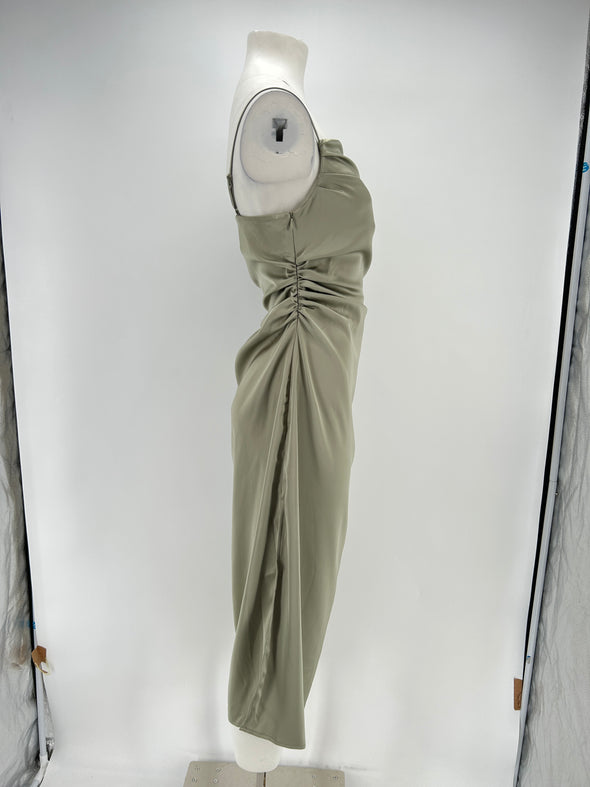 Robe satinée verte