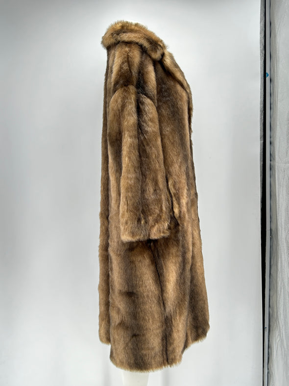 Manteau en fausse fourrure