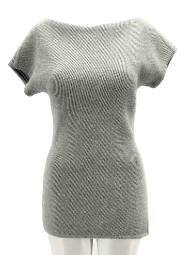 Pull gris en laine à manches courtes