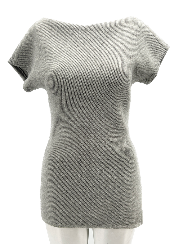 Pull gris en laine à manches courtes