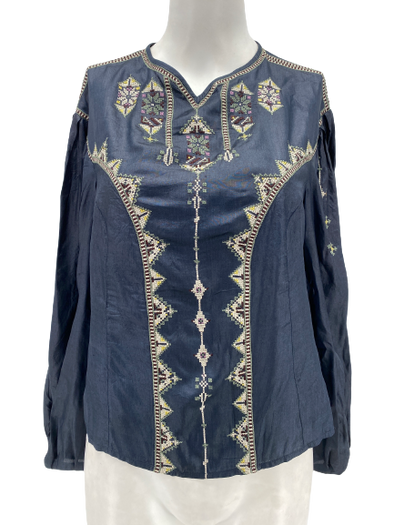 Blouse en soie brodée