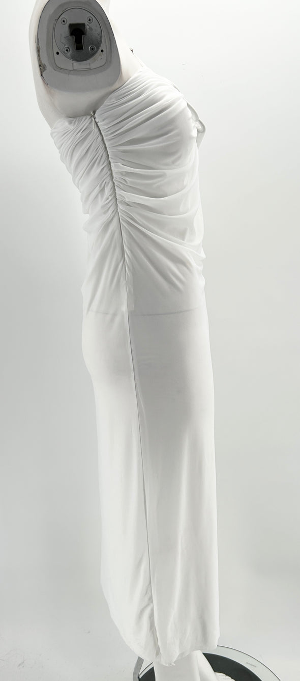 Robe blanche asymétrique