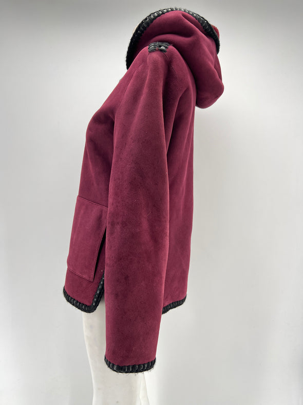 Manteau bordeaux en fourrure