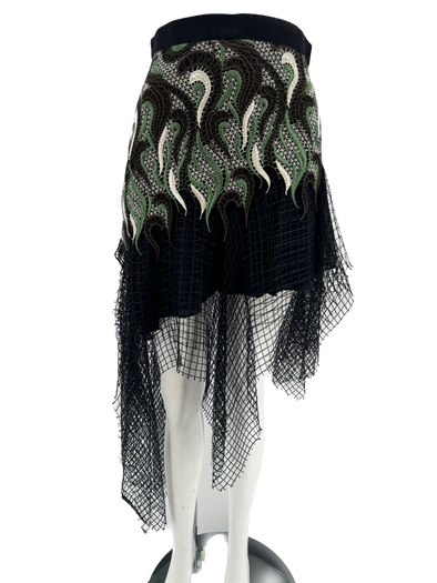 Jupe asymétrique à broderies et motifs géométriques