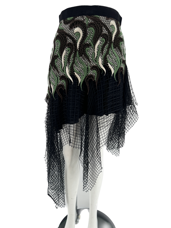 Jupe asymétrique à broderies et motifs géométriques