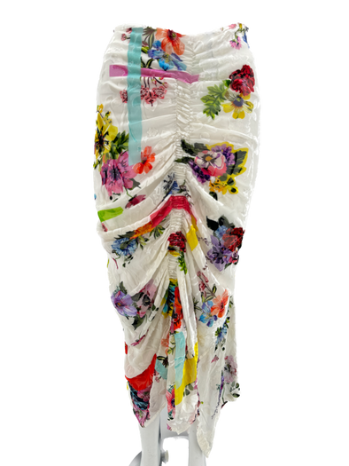 Jupe blanches à fleurs en velours