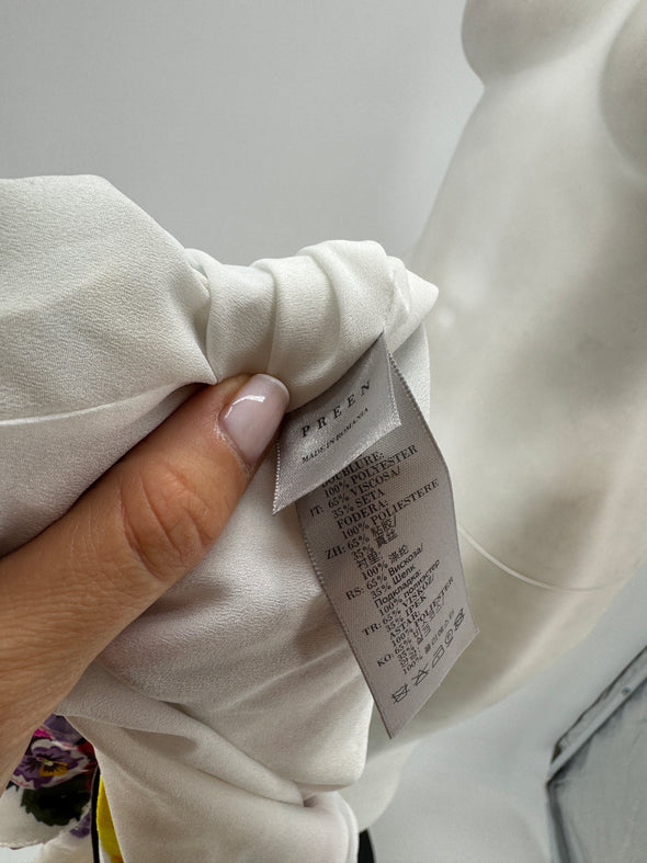 Jupe blanches à fleurs en velours