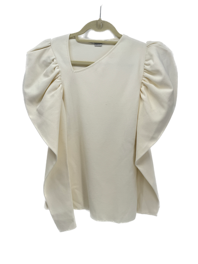 Top blanc à épaules volantées