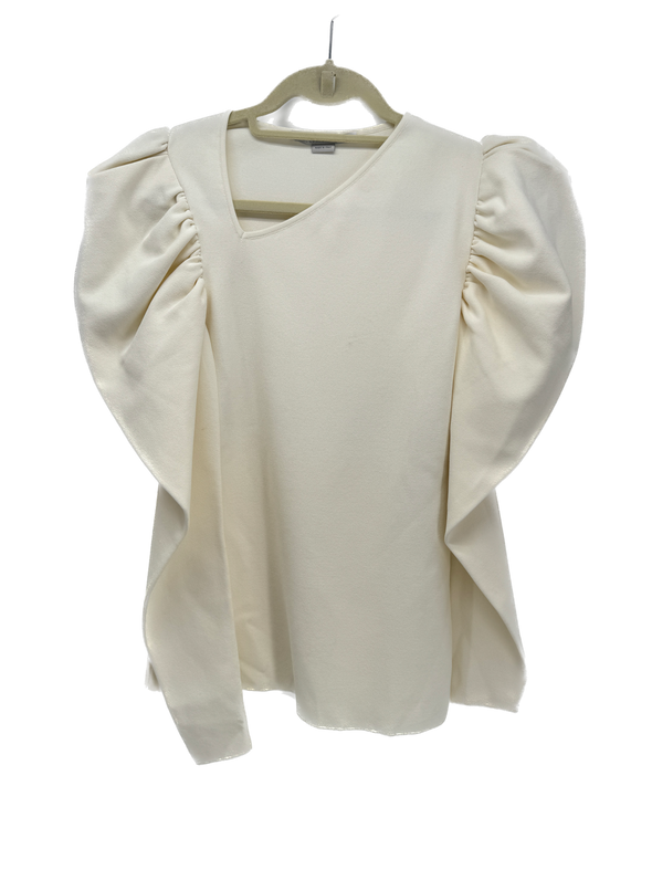 Top blanc à épaules volantées