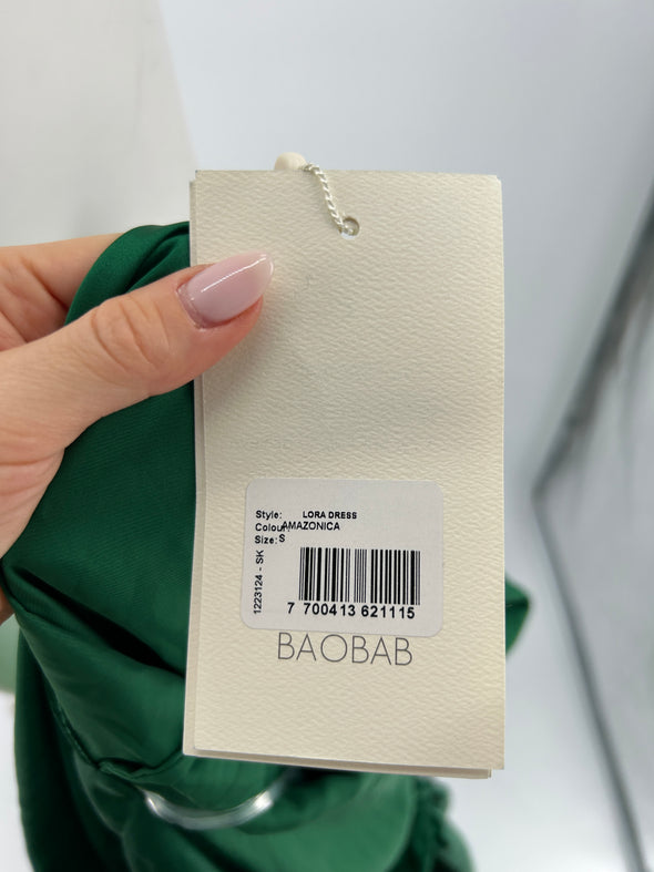 Robe verte avec foulard