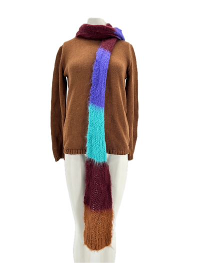 Pull en laine avec écharpe