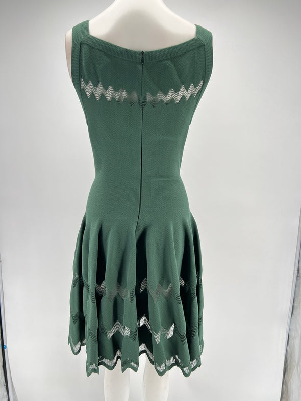 Robe verte patineuse