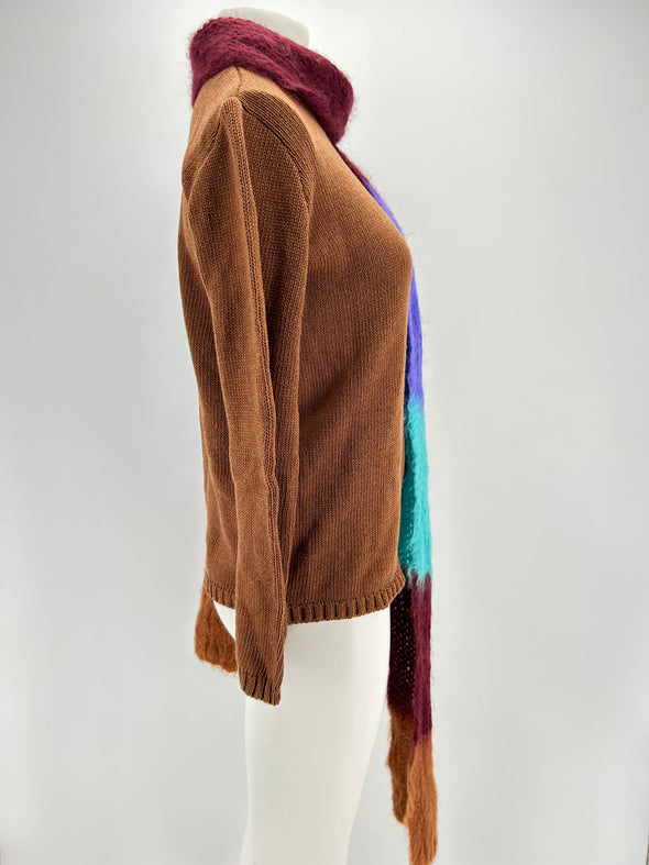 Pull en laine avec écharpe