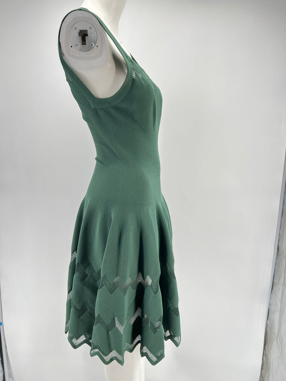 Robe verte patineuse