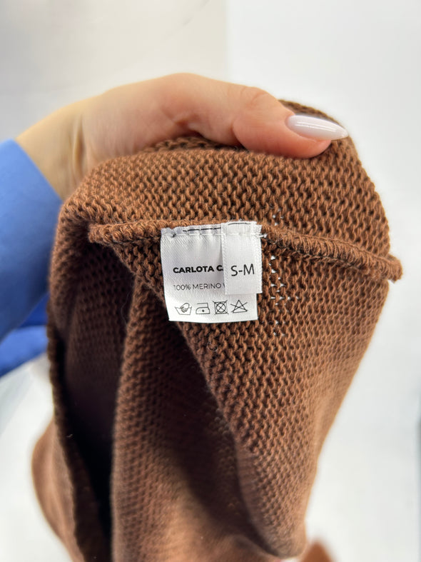 Pull en laine avec écharpe