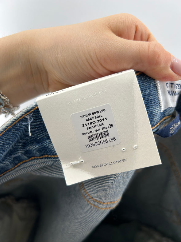 Jean court "Dahlia Bow Leg"