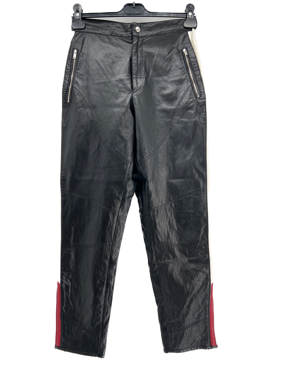 Pantalon en cuir vegan noir avec bandes rouges et blanches