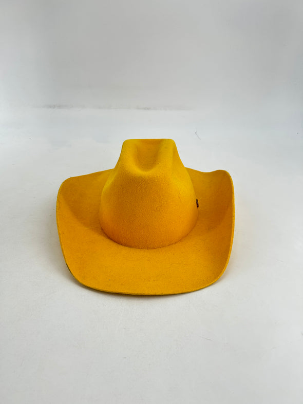 Chapeau en laine jaune