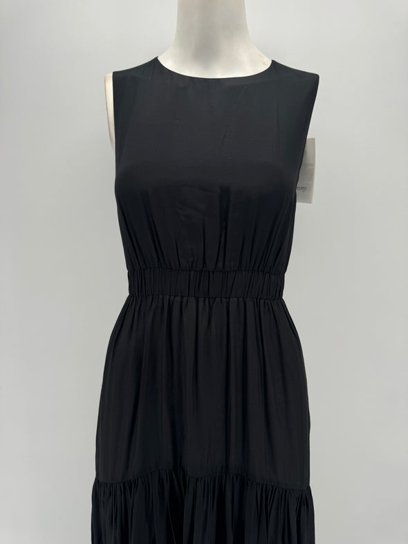 Robe longue noire sans manches