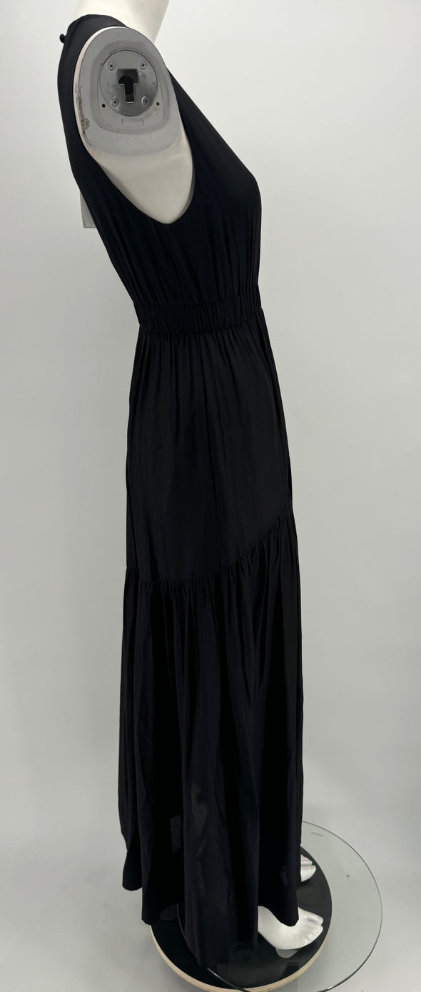 Robe longue noire sans manches