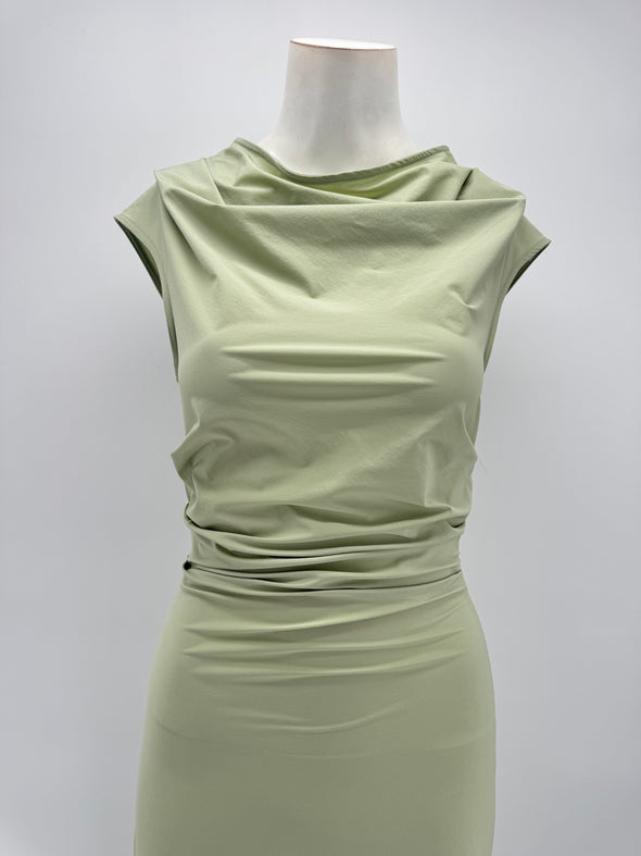 Robe longue verte à col bénitier "Rina"