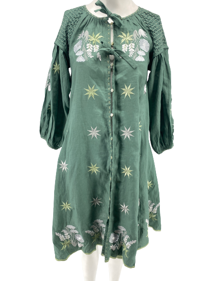 Robe brodée verte