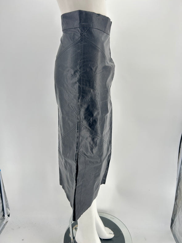Longue jupe noire irisée