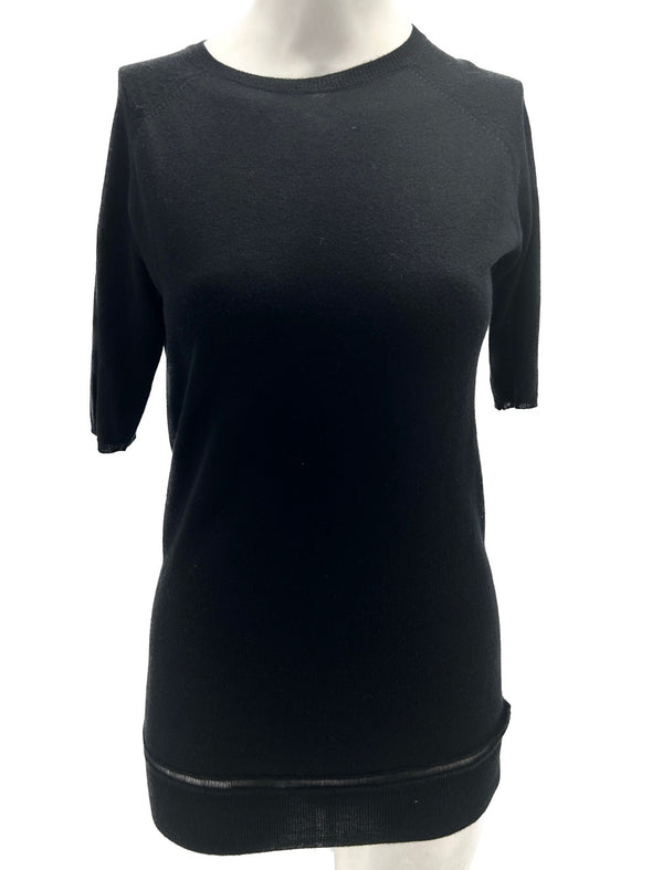 Pull noir en soie à manches 3/4