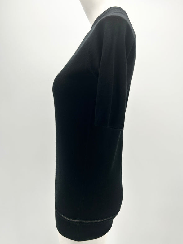 Pull noir en soie à manches 3/4