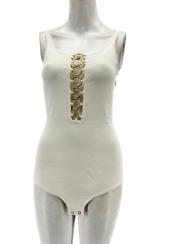 Body blanc avec détails dorés