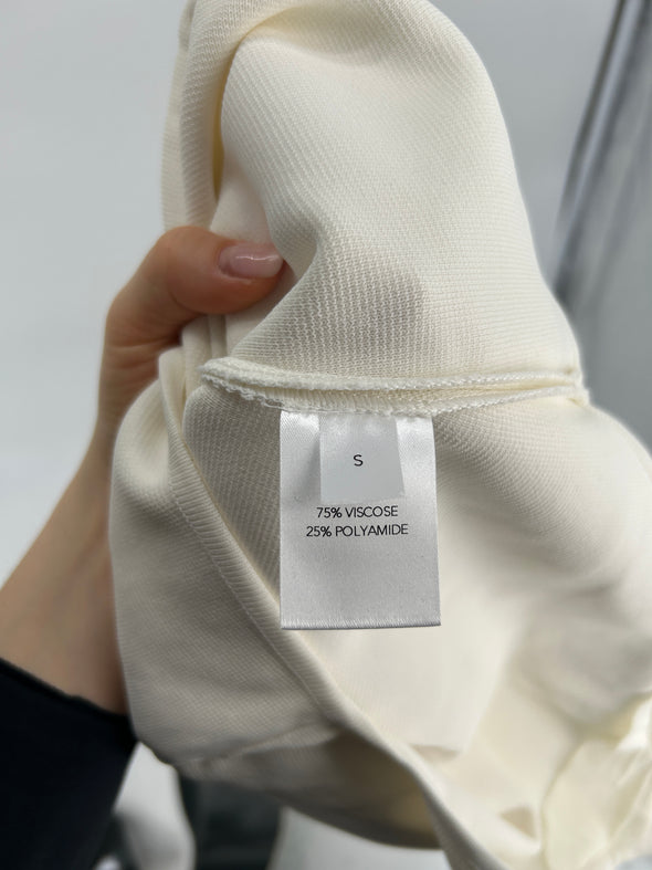 Body blanc avec détails dorés