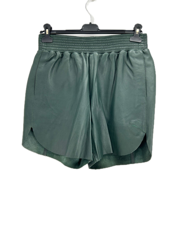 Short en cuir