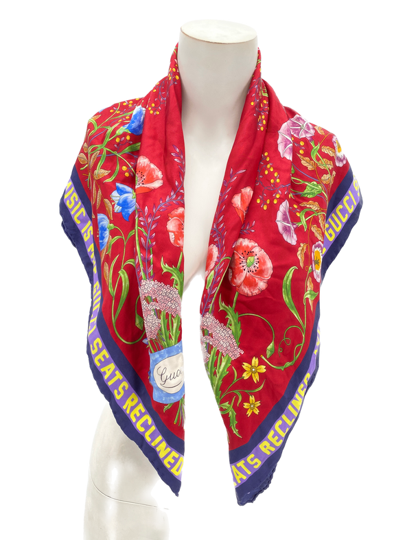 Foulard rouge imprimé