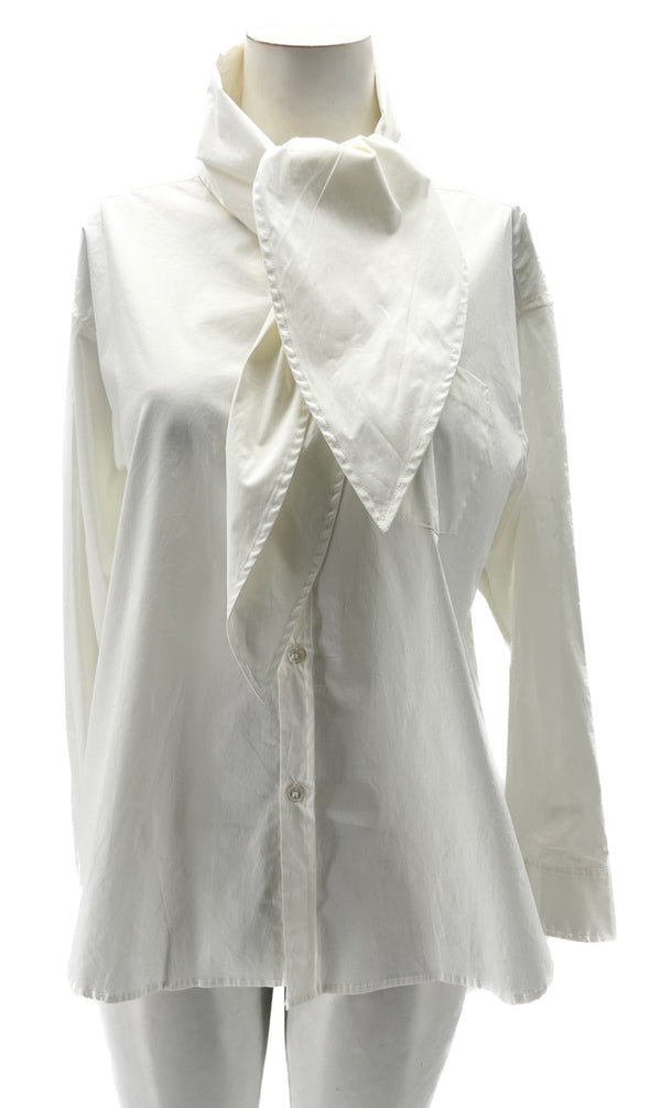 Chemise blanche à nœud au cou blanche