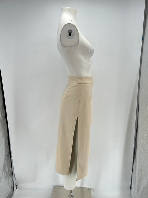 Jupe beige en similicuir