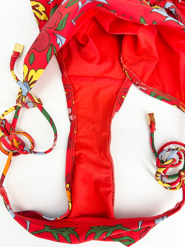 Maillot deux pièces rouge à motifs fleurs