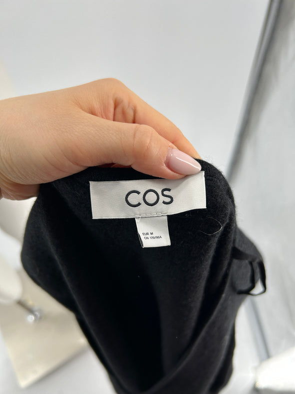Robe en laine noire