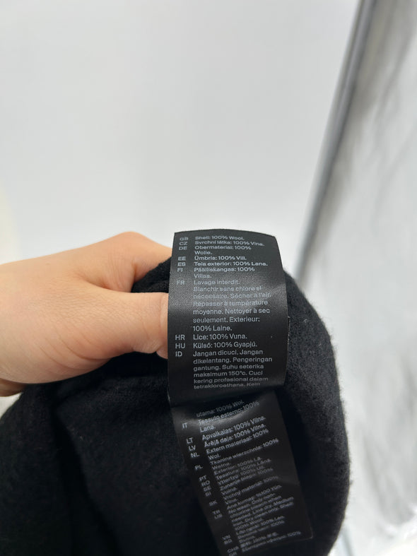 Robe en laine noire